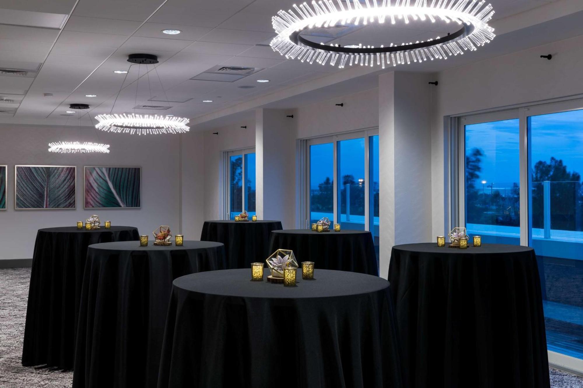 Home2 Suites By Hilton Cape Canaveral Cruise Port Εξωτερικό φωτογραφία