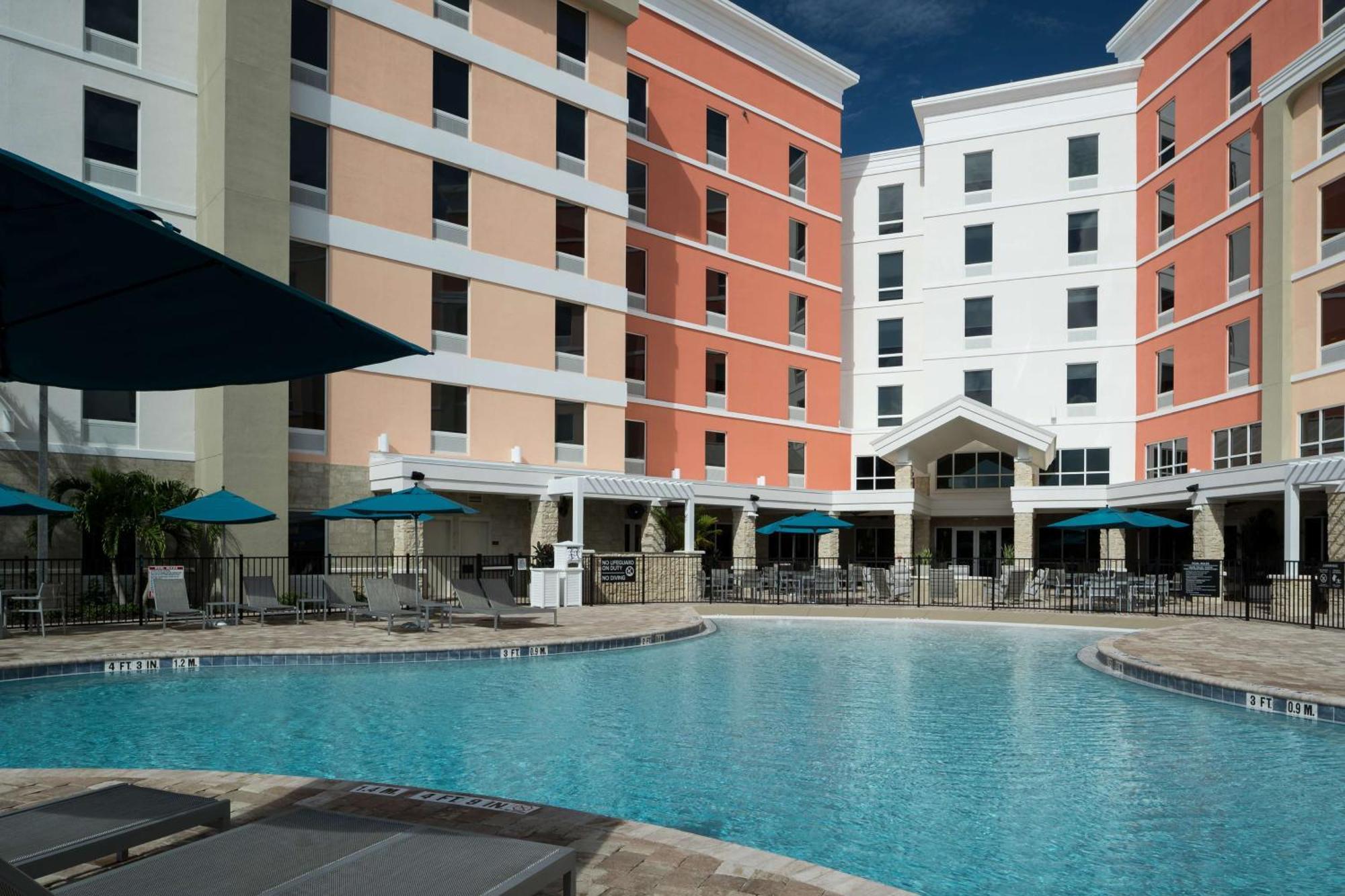 Home2 Suites By Hilton Cape Canaveral Cruise Port Εξωτερικό φωτογραφία